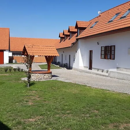 Martinuv Dvur Apartment